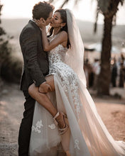 Laden Sie das Bild in den Galerie-Viewer, Strapless Wedding Dresses Bridal Gown with Appliques