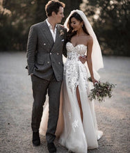 Laden Sie das Bild in den Galerie-Viewer, Strapless Wedding Dresses Bridal Gown with Appliques