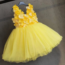 画像をギャラリービューアに読み込む, Yellow Short Flower Girl Dresses with Flowers