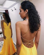 Laden Sie das Bild in den Galerie-Viewer, Spaghetti Straps Prom Dresses Floor Length