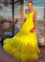 Cargar imagen en el visor de la galería, Deep V Neck Yellow Prom Dresses Floor Length